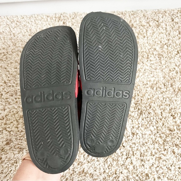 Adidas Kids Red and White Slide Sandals Size 13 - Picture 6 of 7
